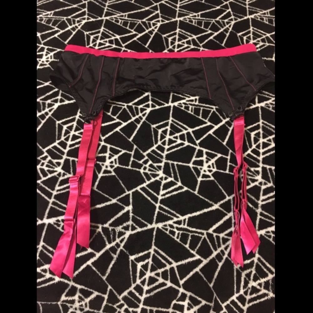 Oh La La Cheri garter belt